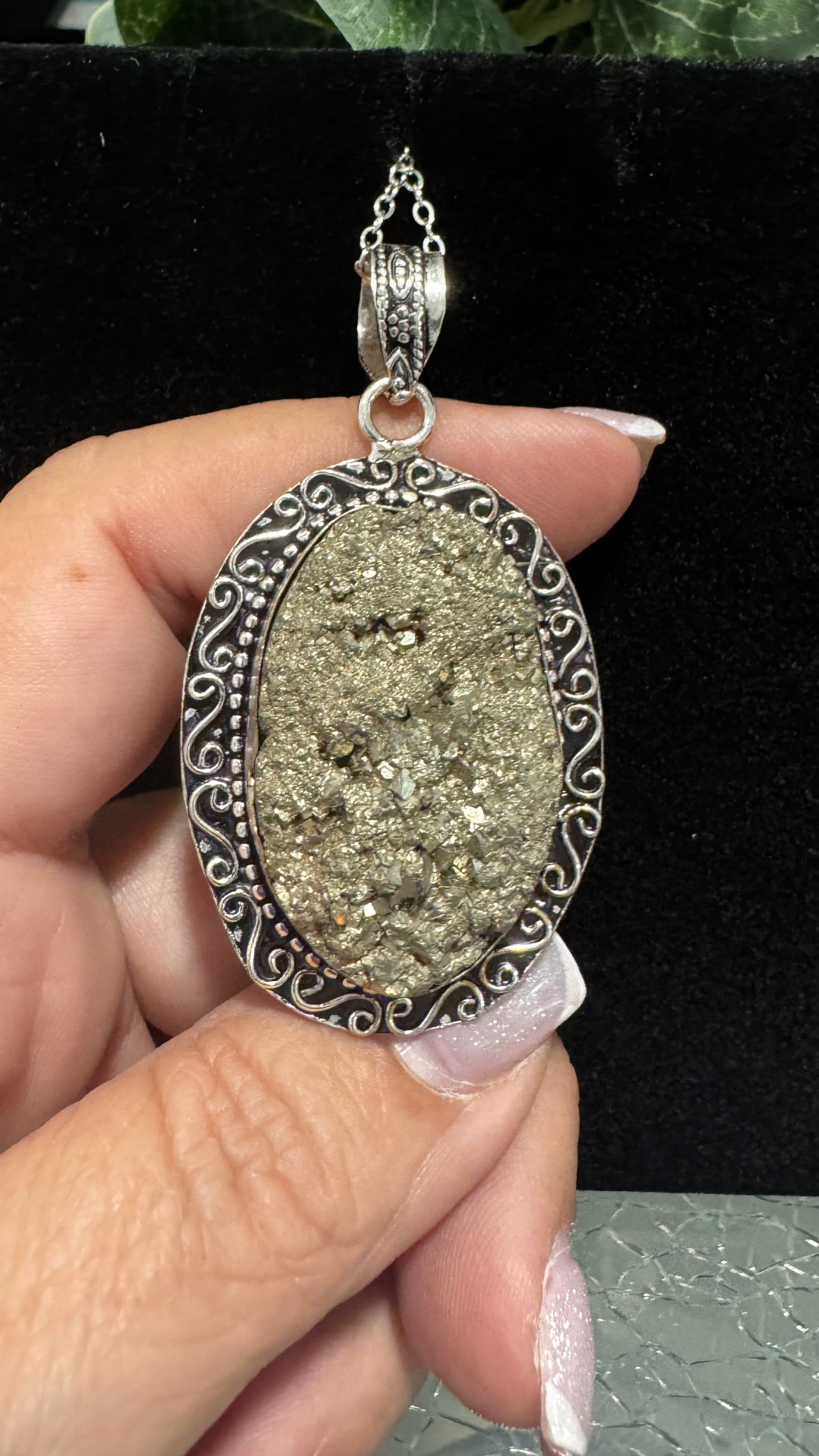 Pirita Pendant