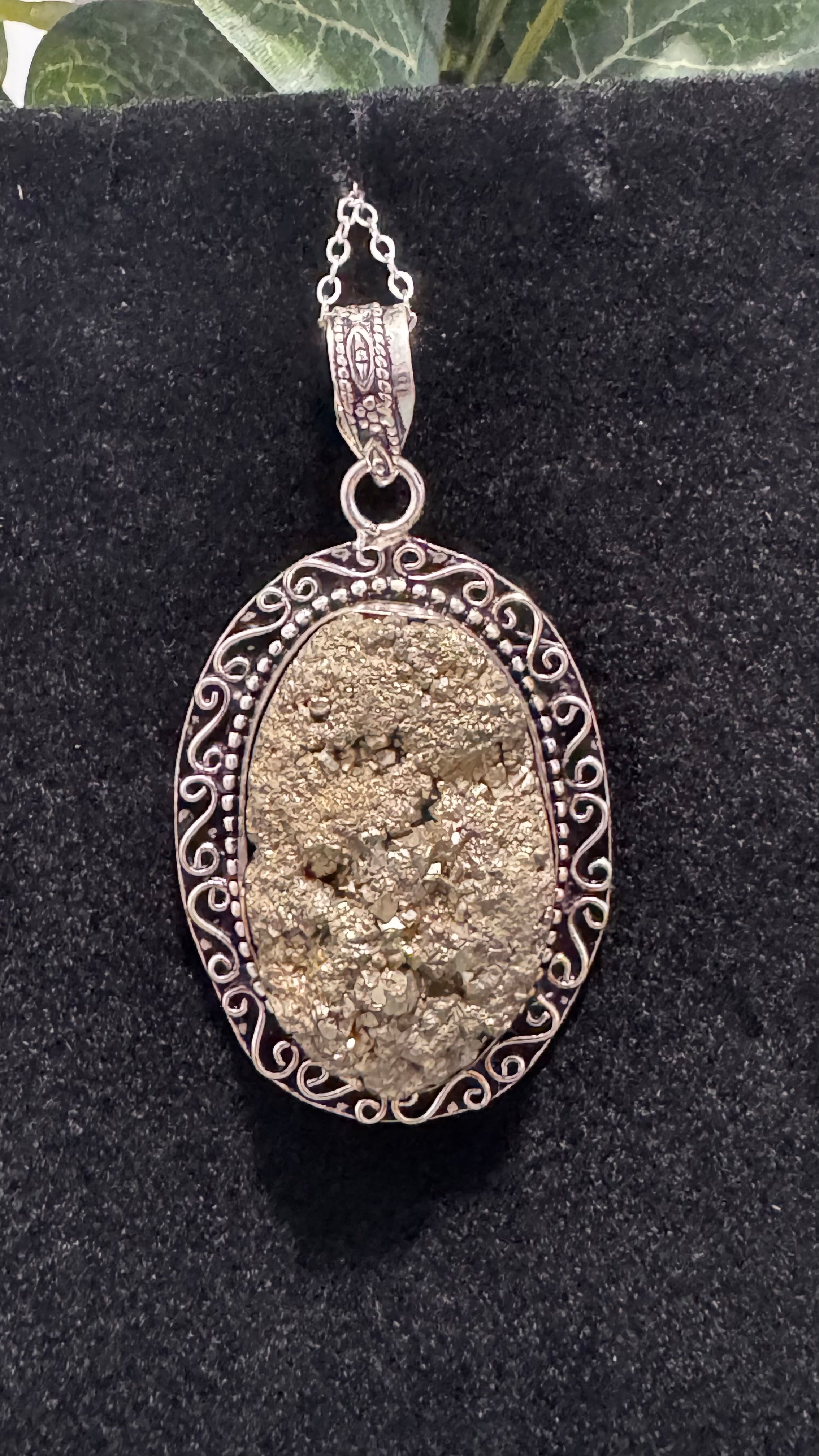 Pirita Pendant