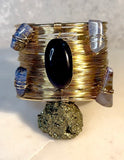 Cuff dorado con Agatha’s