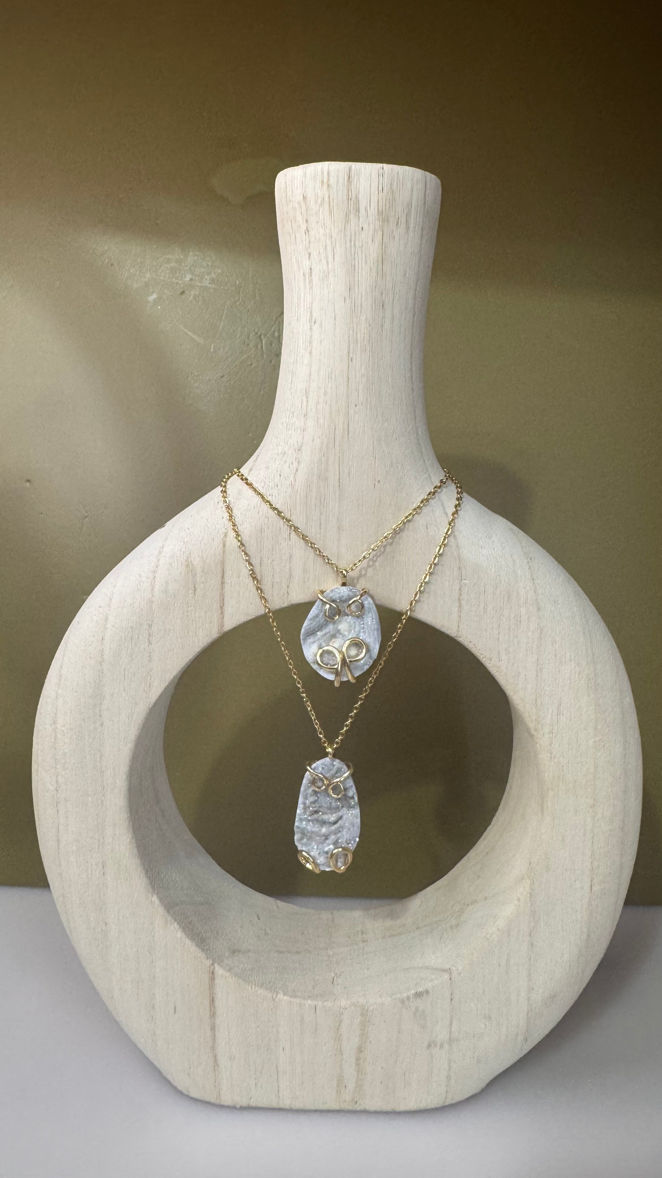 CALCEDONIA QUARTZ  PENDANT