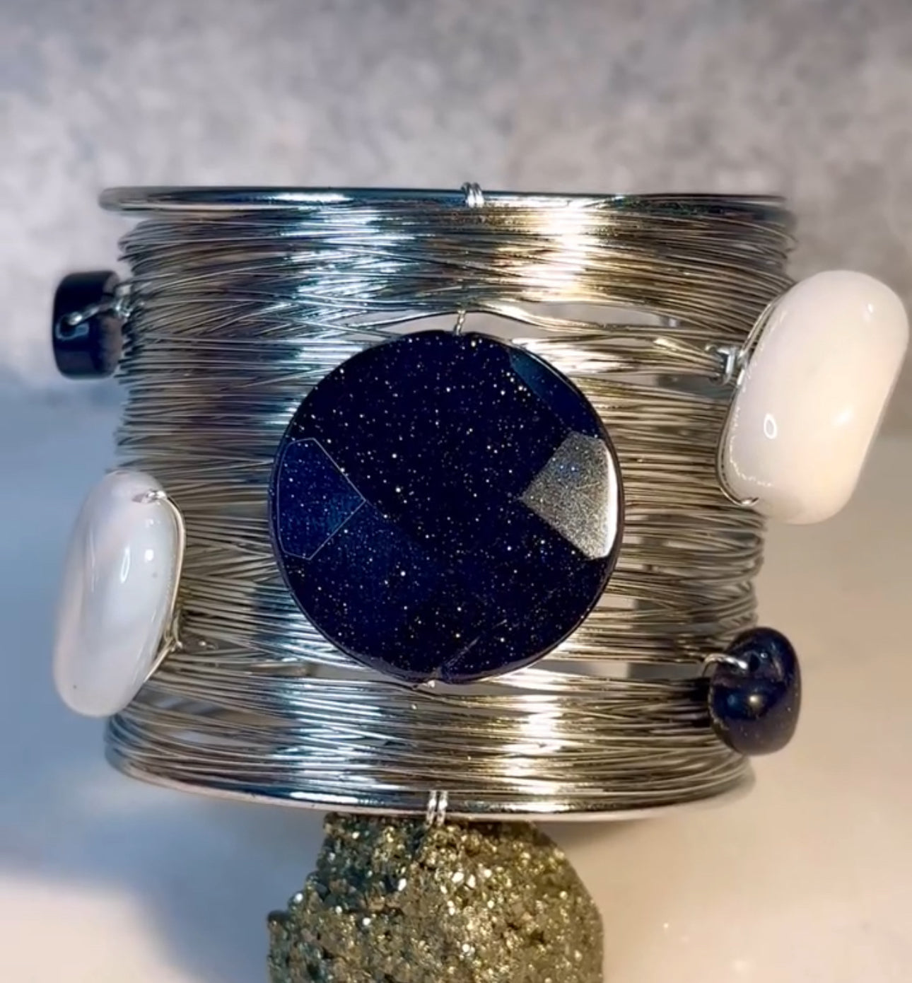 Pulsera alambrada Blue Sand