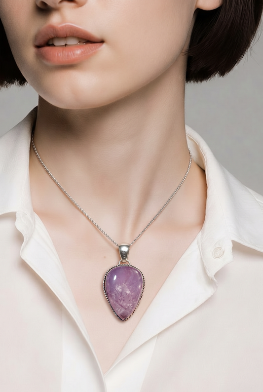 AMATISTA PENDANT